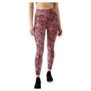 Athleta Ultimate 7/8 Stash Tights Women’s Size S Pockets Pink Camo Leopard Print